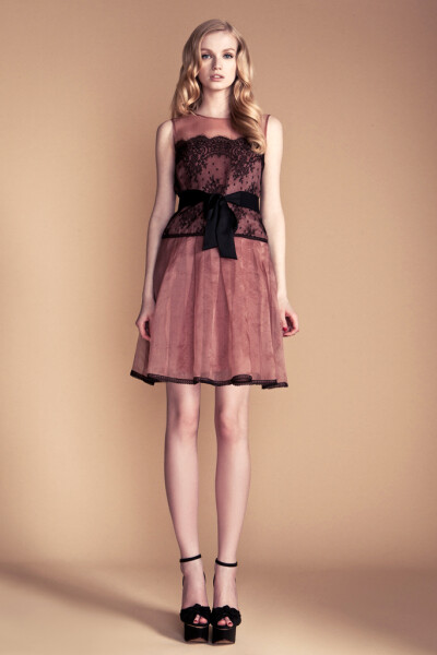 英国时装品牌Temperley London 2013 早春度假系列LookBook