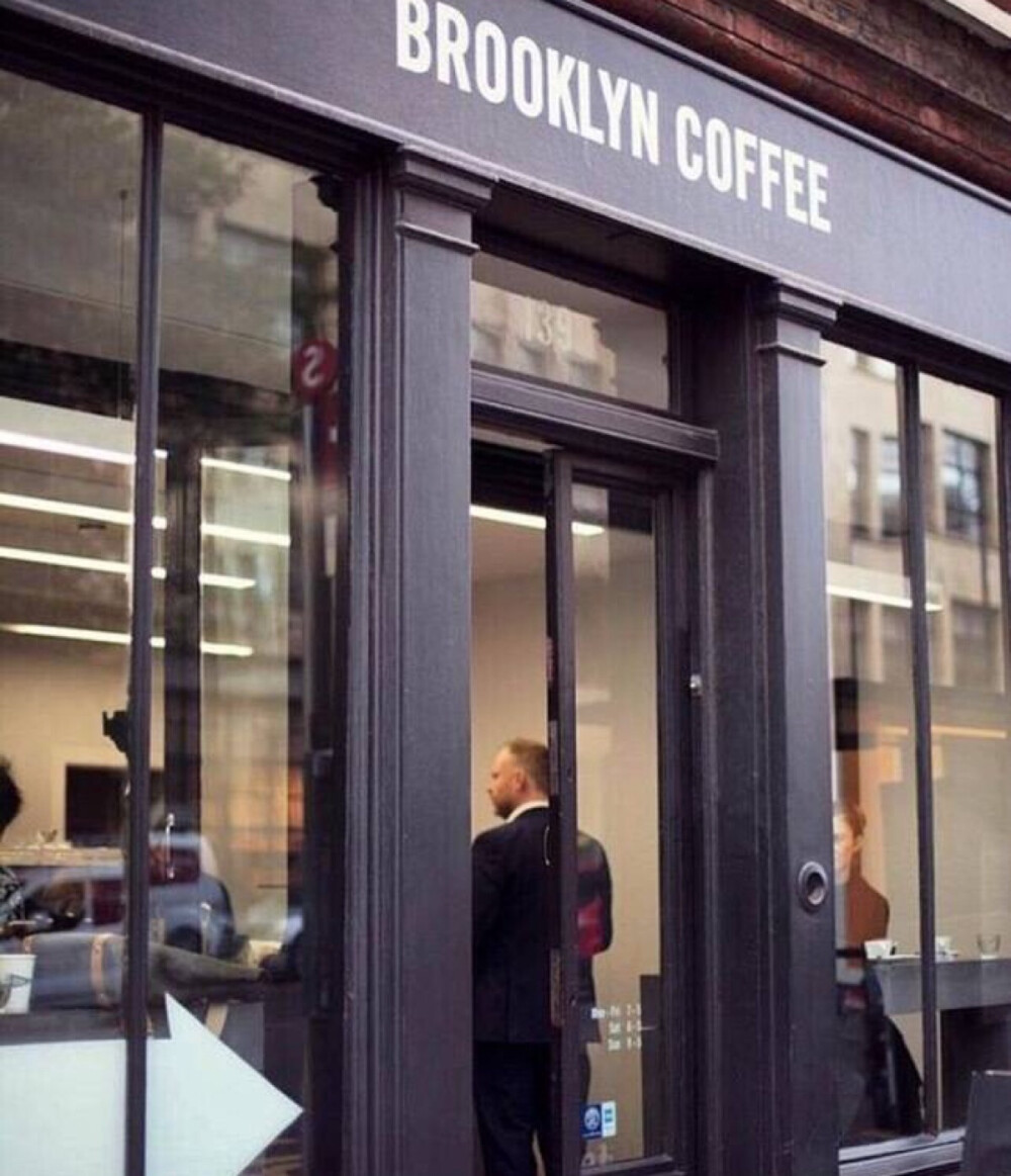  位于伦敦街头的 Brooklyn Coffee 