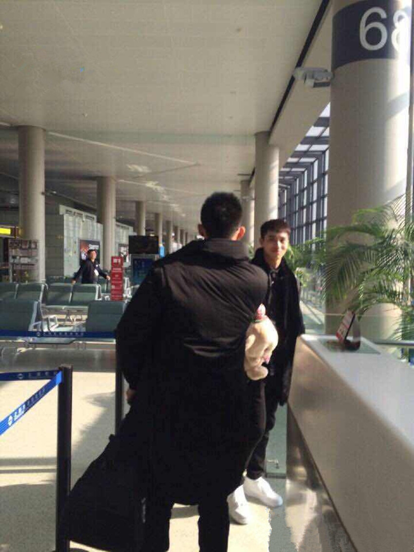 2016.01.08
瑜洲枫稳 上海-北京
Cr.logo