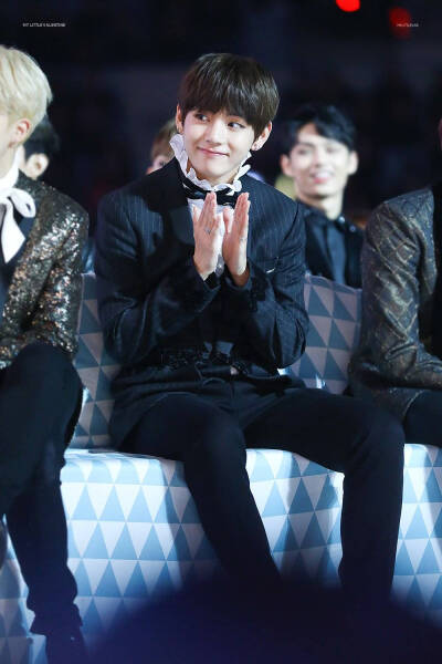 防弹少年团 bts bangtanboys
金南俊 金硕珍 闵玧其 郑号锡 朴智旻 金泰亨 田柾国
