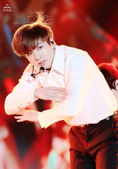 #田柾国BEGIN##田柾国# 【Chanel_bts】161023 釜山One Asia Festival 闭幕式 更新饭拍2p【f田柾国 begin】油管官方mv【O网页链接】