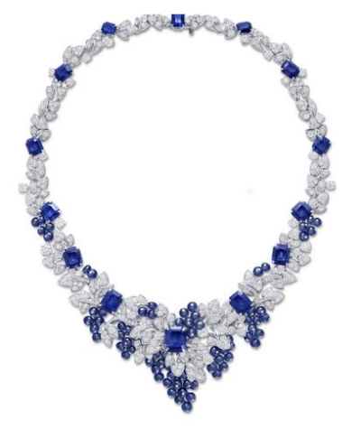 Collier Bleu de Reve项链，镶嵌一颗重10.47克拉内无瑕水滴形艳彩蓝钻，切割独特非凡，堪称世上最珍罕上乘的蓝钻之一，非常珍贵