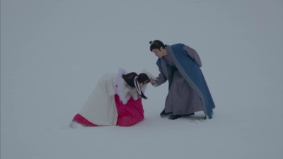 步步惊心丽剧照雪地