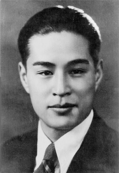 金焰（김염，原名金德麟，1910年4月8日－1983年12月27日），今韩国首尔人，后加入中国籍。中国第一代影帝，老上海电影明星之一。
成名作是与阮玲玉合作的《野草闲花》等。*