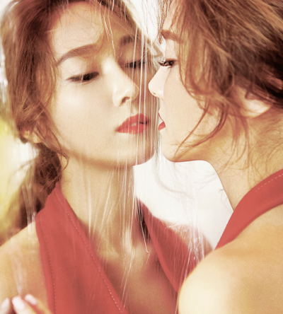 郑秀妍（Jessica Jung），1989年4月18日出生于美国加利福尼亚州旧金山市，韩国女歌手、演员、设计师。