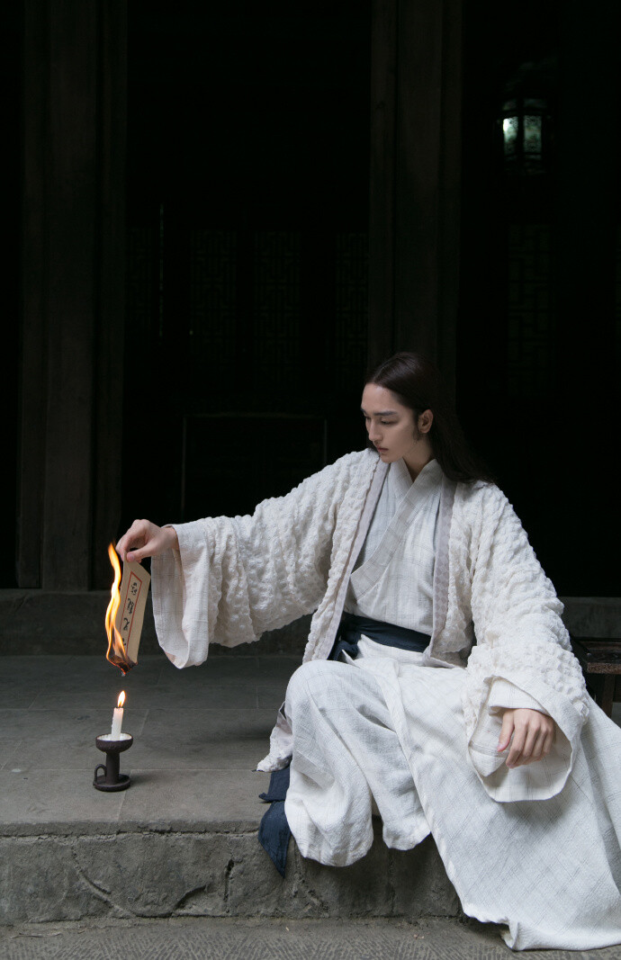 星野志坚·青年作者·代表作散文集《虚 • 渡》·摄影·模特