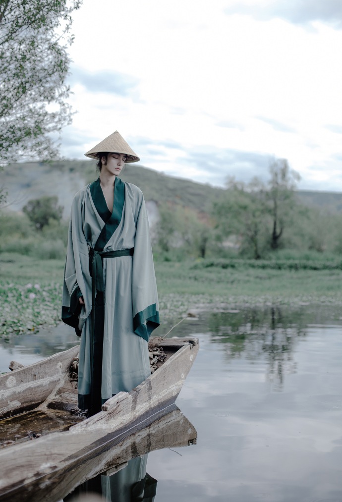 星野志坚·青年作者·代表作散文集《虚 • 渡》·摄影·模特