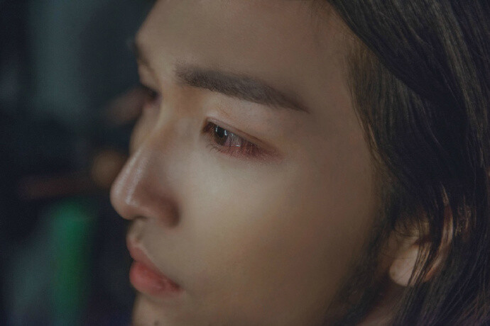 星野志坚·青年作者·代表作散文集《虚 • 渡》·摄影·模特