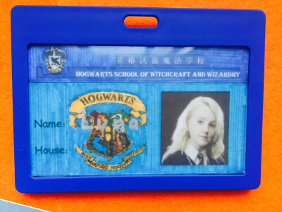 student ID card of Luna Lovegood 卢娜的学生证