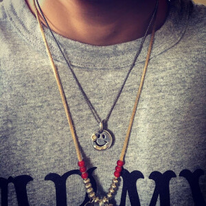 美式复古Amekaji元年复刻实心镂空笑脸字母love life毛衣吊坠项链