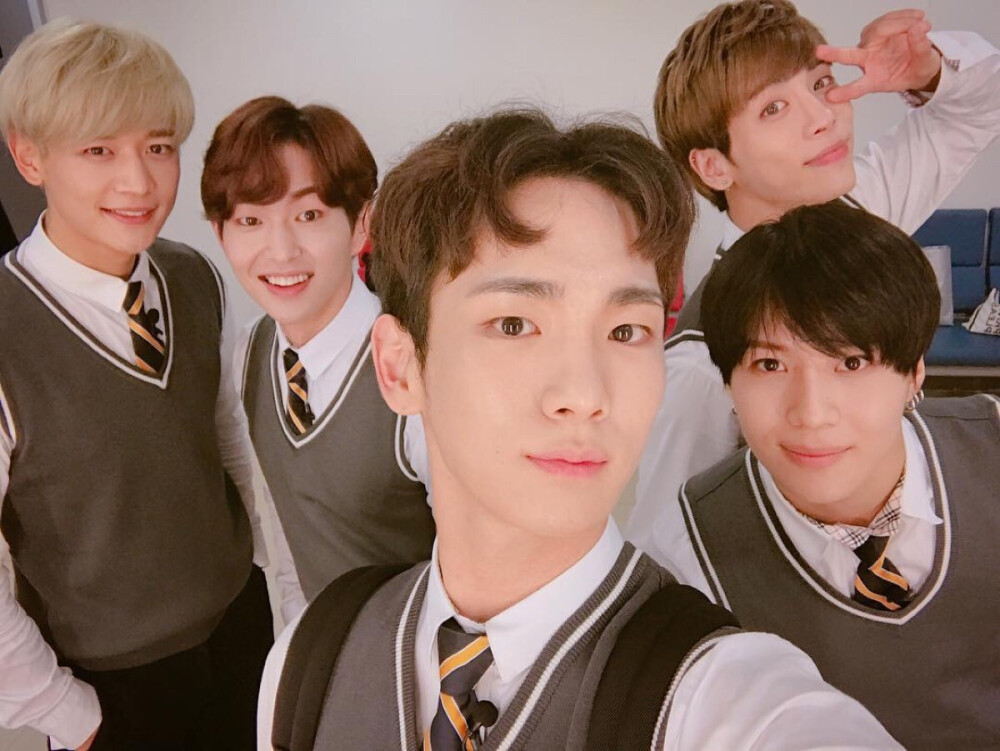 Shinee。