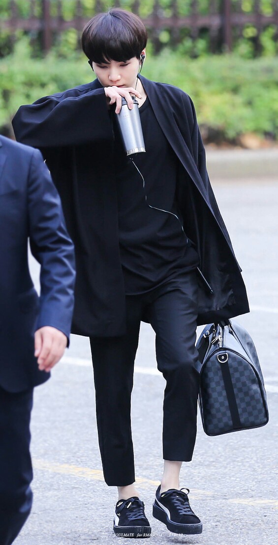 闵玧其 suga
防弹少年团 bts bangtanboys
金南俊 金硕珍 闵玧其 郑号锡 朴智旻 金泰亨 田柾国