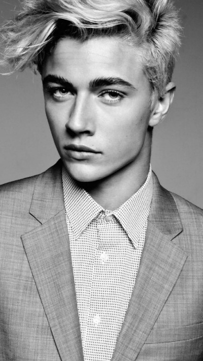 lucky blue smith