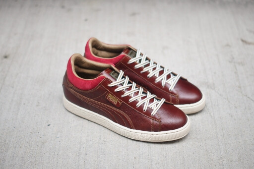  品牌：puma
名称：Stepper Luxe "Maroon"
Puma Stepper鞋款诞生于上世纪八十年代初，至今已有30多年的历史。Puma Stepper Luxe ”Maroon” 鞋款，以栗色作为主色调，鞋身以优质皮革与麂皮共同打造，皮革搭配麂皮的组合正符合潮流趋势，并以白底衬托这个经典外观。（来自香港时尚推荐）
