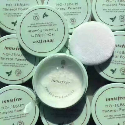 控油定妆小神器# innisfree悦诗风吟控油矿物质薄荷散粉# ➰和大品牌的散粉比起来性价比超高粉质细腻又柔滑控油效果好还不干夏天满脸油满脸汗妆花了一半防晒隔离早没了一定要散粉定妆美白定妆效果自然小小的放在包包…