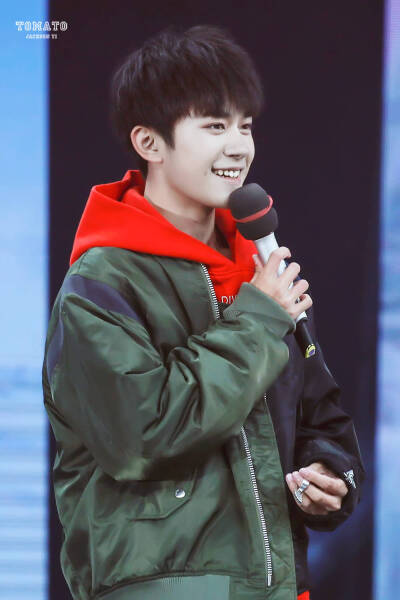 #易烊千玺 #TFBOYS 20161128易烊千玺十六岁生日会 高清 帅气