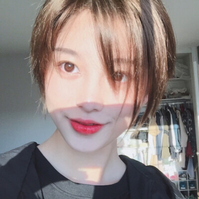 围脖:@梁子玥越