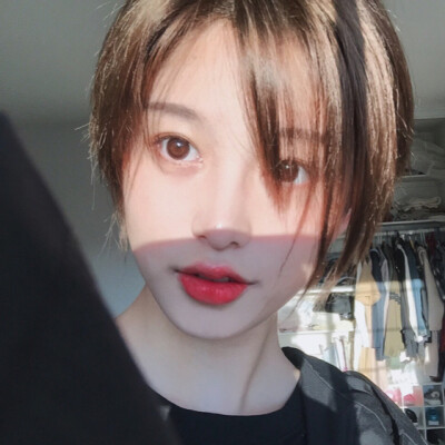 围脖:@梁子玥越