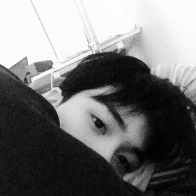 没有风的日子，云是雨的守望；没有梦的日子，等待会荒废时光。