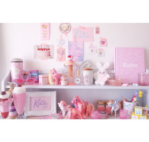  萝莉静i   存图别忘了随手赞~关注我看更多精品美图~可爱 少女 草莓 原宿 清新 文艺韩风 简单 日本 ins 模特 少女心 