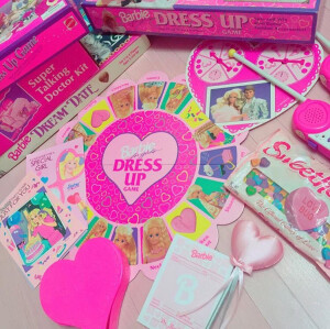  萝莉静i   存图别忘了随手赞~关注我看更多精品美图~可爱 少女 草莓 原宿 清新 文艺韩风 简单 日本 ins 模特 少女心 