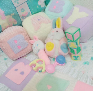  萝莉静i   存图别忘了随手赞~关注我看更多精品美图~可爱 少女 草莓 原宿 清新 文艺韩风 简单 日本 ins 模特 少女心 