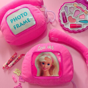  萝莉静i   存图别忘了随手赞~关注我看更多精品美图~可爱 少女 草莓 原宿 清新 文艺韩风 简单 日本 ins 模特 少女心 