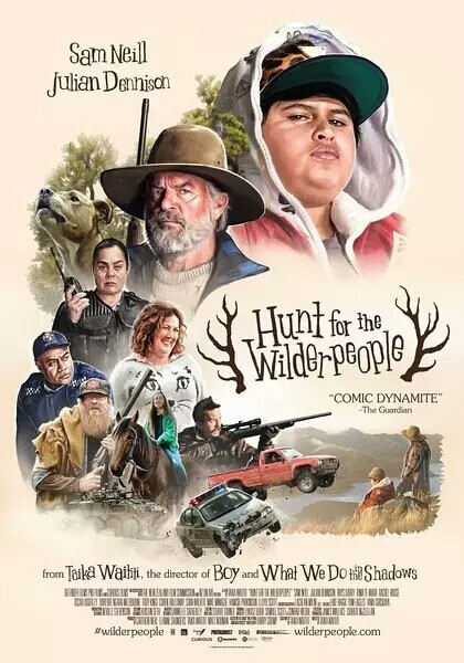 2016年圣丹斯电影节上大放异彩的新西兰独立电影——
《追捕野蛮人》
Hunt for the Wilderpeople
它被称为真人版《飞屋环游记》、新西兰版《月升王国》。
烂番茄的新鲜度高达98%。
IMDB上也高达8.2。