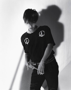 【DAZED】G-Dragon shot by Noboyushi Araki