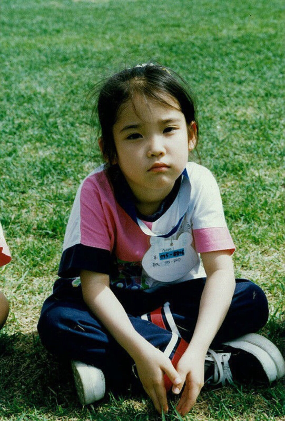 iu李知恩小时候的照片图片