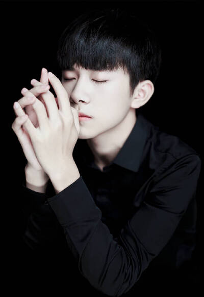 #易烊千玺 #TFBOYS 首支个人单曲《你说》 宣传海报 高清 帅