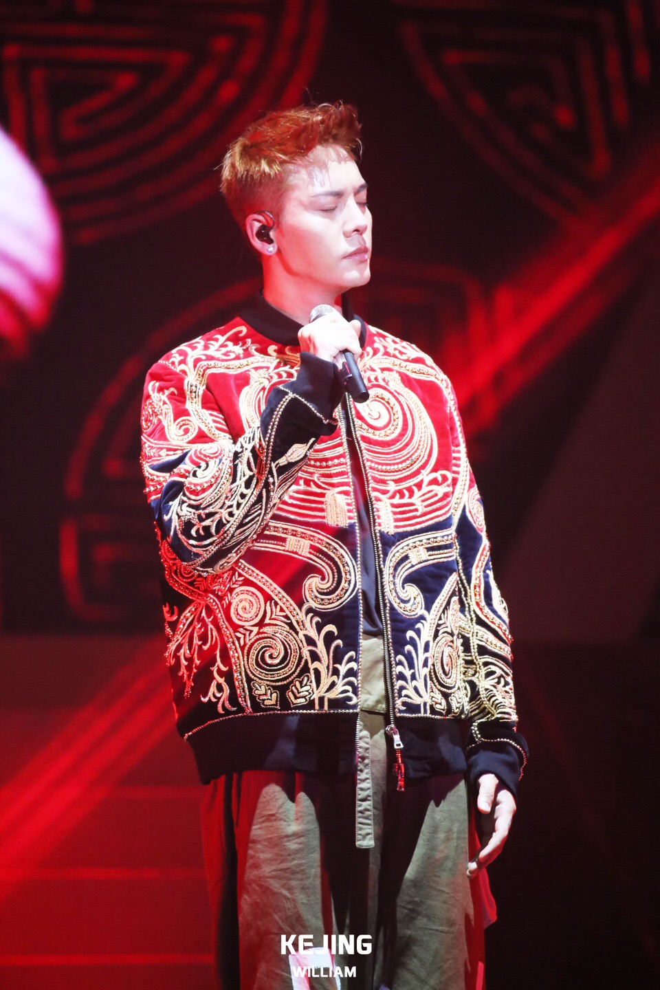 【陈伟霆】【cwt】【陈等等】 161119 南京Inside Me巡回演唱会 960 x 1440 px (图源： 微博@静等等-William)