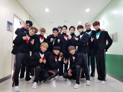 SEVENTEEN 세븐틴 十七