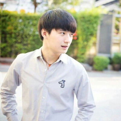 KristPerawat 泰剧一年生 暖暖 阿日学长 Arthit 王慧侦
cr.weibo