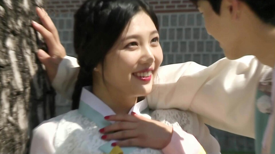 星宿夫妇 btob陆星材♥RedVelvet朴秀荣 中秋之景福宫