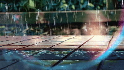 《言叶之庭》里的唯美下雨场景，新海诚，经典日本唯美小清新动漫电影，以假乱真的场景。每一帧都美得可以当壁纸。GIF动态图