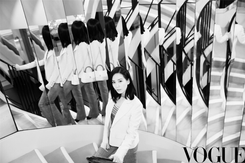 2016香奈儿Chanel &《Vogue服饰与美容》特约拍摄：刘诗诗（前往参加香奈儿Chanel巴黎大都会高级手工坊系列发布会，参观Chanel女士位于康朋街31号店铺楼上的公寓，摩登优雅的小姐姐✧(≖ ◡ ≖✿）