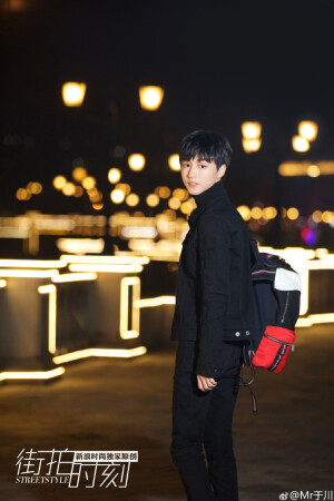 勇敢的少年啊，快去创造奇迹~@TFBOYS-王俊凯