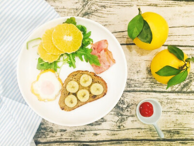 佐食：火箭菜甜橙沙拉+太阳蛋+煎培根