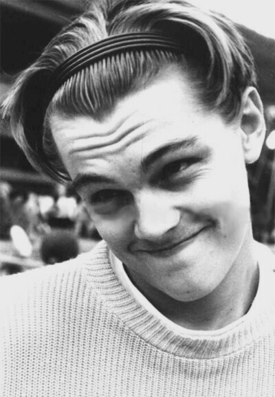 莱昂纳多·迪卡普里奥（Leonardo DiCaprio），1974年11月11日出生于美国加利福尼亚州洛杉矶，美国影视演员、制作人。