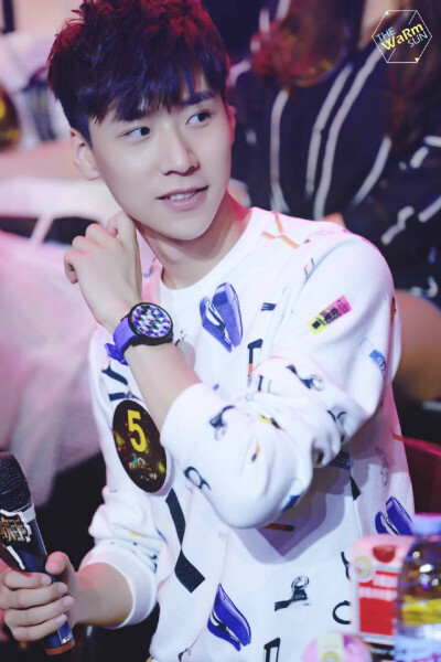 @王博文(๑>◡<๑)