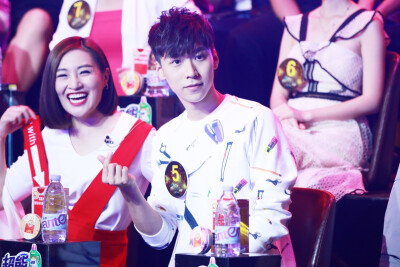 @王博文(๑>◡<๑)