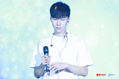 @王博文(๑>◡<๑)