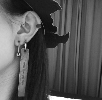 Daisy妤故の 身体 部位 半身 女头