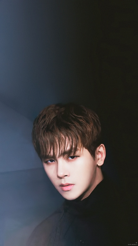 #INFINITE#
李浩沅 HOYA
호야
中文名 李浩沅
外文名 Hoya/Lee Ho Won/호야/이호원
别名 李浩东（原名）
国籍 韩国 民族 朝鲜
星座白羊座 血型 AB
身高 178CM 体重 60KG
出生地 釜山庆尚南道昌原市北区龟浦洞
出生日期 1991.03.28
职业 歌手、演员、作词家
毕业院校 韩国大庆大学实用音乐系
代表作品 《FIY HIGH》《ALONE》《请回答1997》《CRYING》《Life Goes on》
队内职务 副主唱、领舞、RAPPER
个人推特 @hoya1991