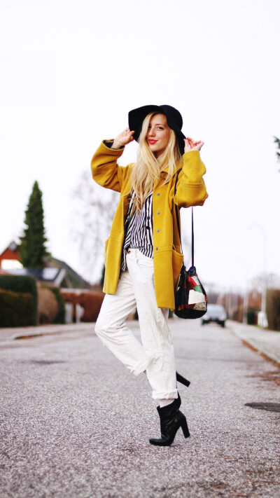 萨拉·米凯拉 (Sarah Mikaela) ，来自丹麦哥本哈根的时尚博主，现居伦敦。