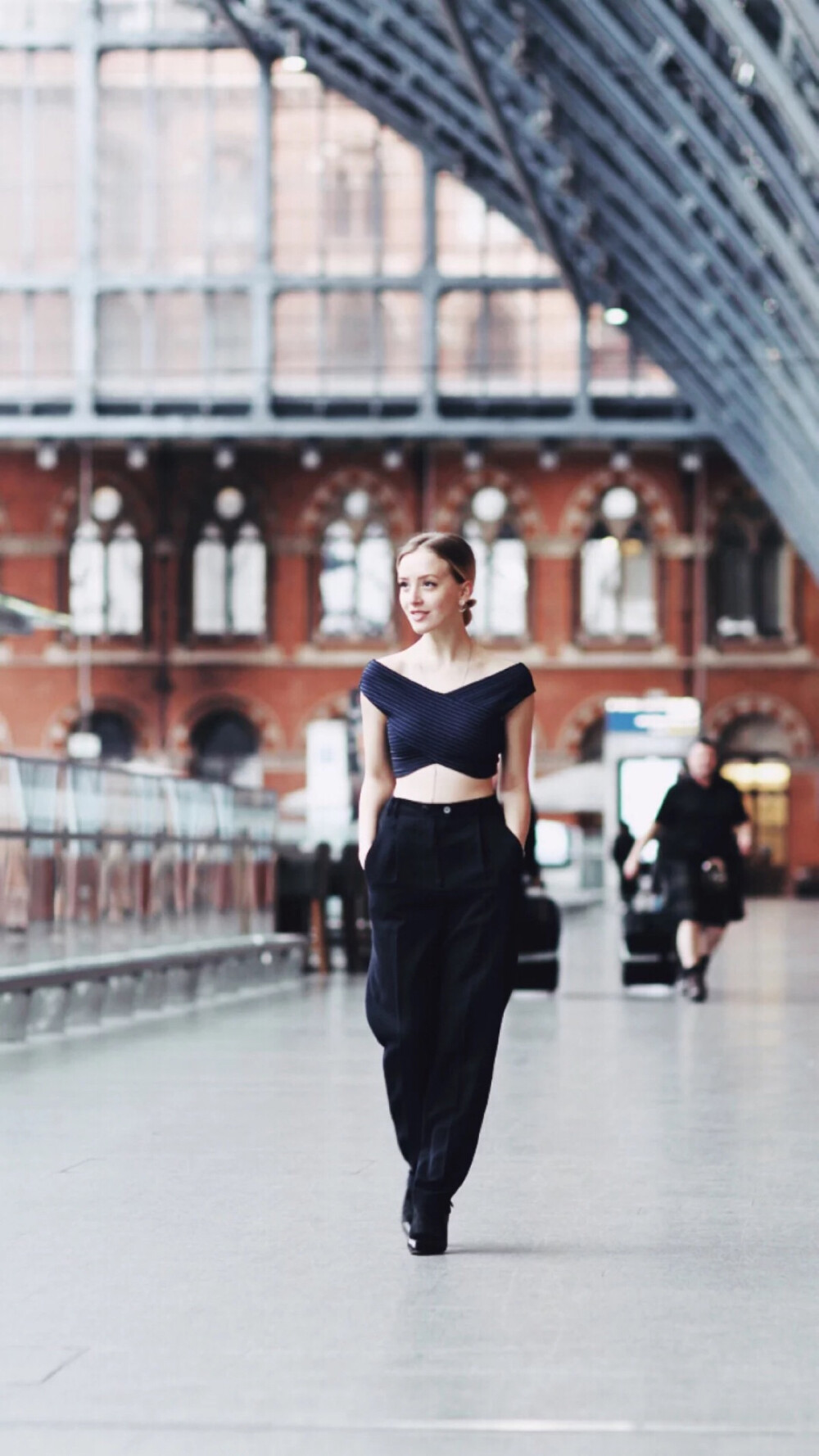 萨拉·米凯拉 (sarah mikaela) ,来自丹麦哥本哈根的时尚博主,现居