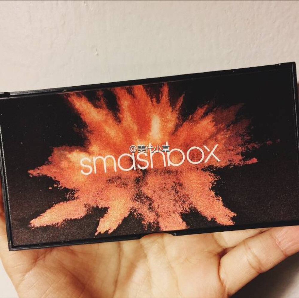 
复制这条信息，打开手机淘宝即可看到【美国正品代购 Smashbox Cover Shot 8色眼影盘Ablaze 在途!!】￥AAiMKlLw￥http://t.cn/RIzlD8r