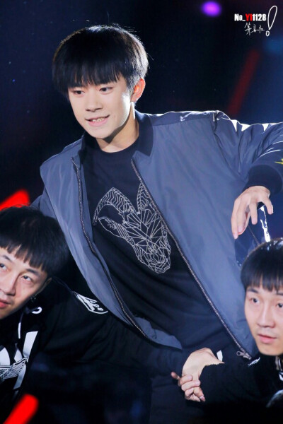 #易烊千玺 #TFBOYS 1128十六岁生日会彩排 高清 帅气