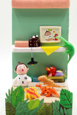 制作了一个小场景，一个熊孩子和一堆恐龙。黄色的毯子被我做出了抹布效果[二哈]，比较喜欢那张小画，哈哈哈哈，还是挺温暖的。